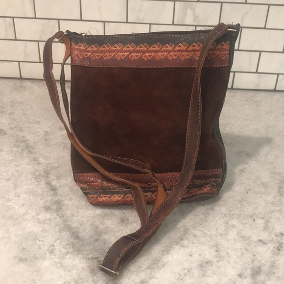 Vintage Bohemian Leather Suede Crossbody Purse Flower Tooled Detail Primitive - Picture 7 of 12